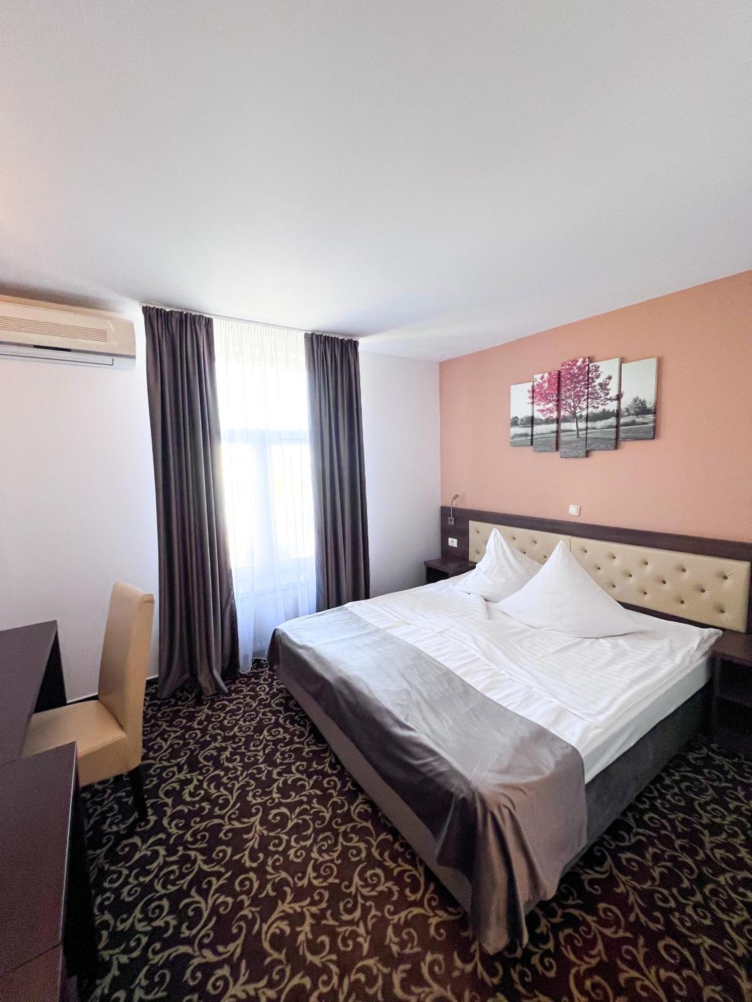Hotel Neon Timisoara Exterior photo
