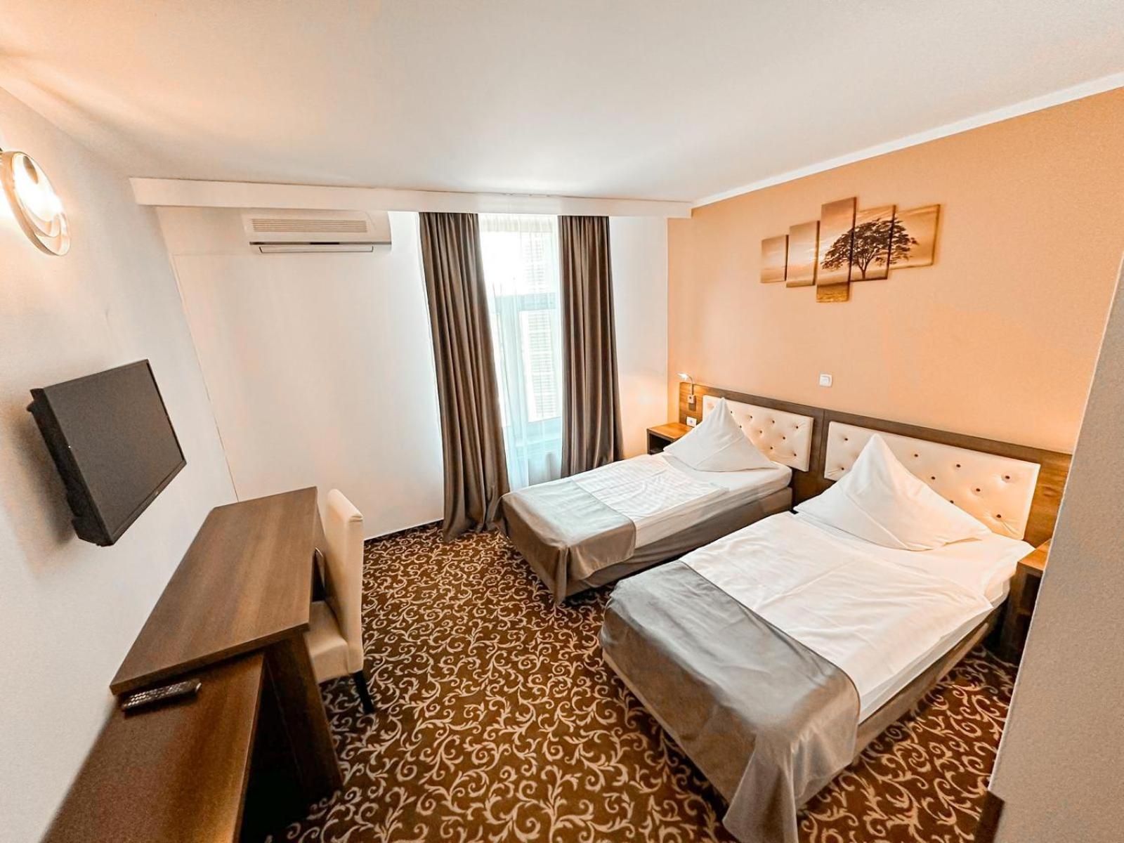 Hotel Neon Timisoara Exterior photo